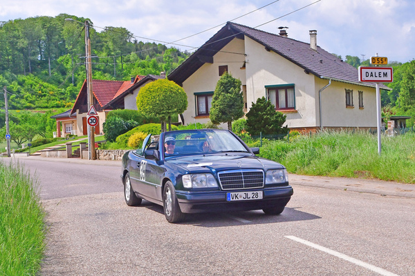 Mercedes-Benz E 220