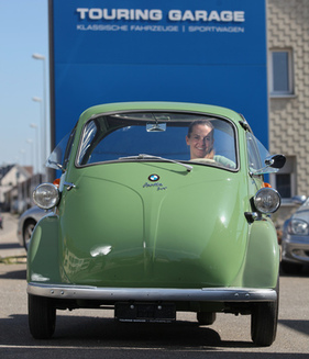 10 Jahre führt Katrin Rau nun die Touring Garage in Eigenregie