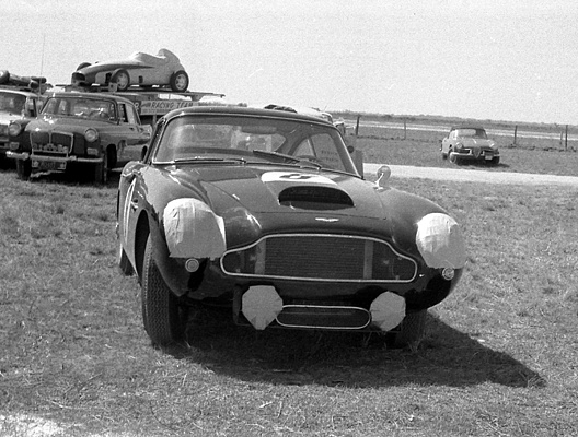 12 Stunden von Sebring 1961: Aston Martin DB4 GT 1961 Paddock