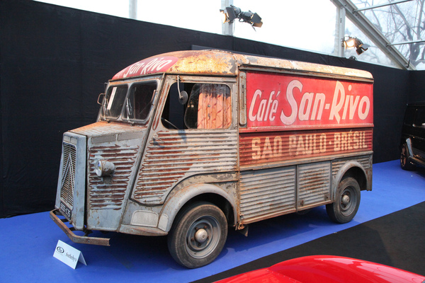 190 Prozent des mittleren Estimates bot der neue Besitzer dieses patinierten Citroën HY - RM/Sotheby's Versteigerung in Paris 2019