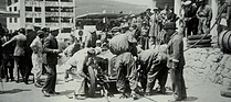 Bild: 1930: Hochbetrieb an der Box: Achille Varzi, Alfa Romeo P2
