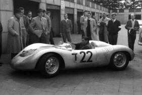 Bild: 1957: Testfahrten am Nürburgring mit dem 718 RSK Spyder