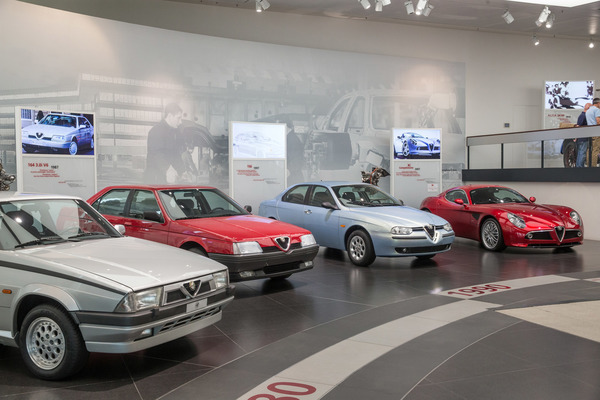 20 Jahre Alfa Romeo - mit 164 (1987), 156 (1997) und 8C Competizione (2007) - Museumsbesuch Alfa Romeo in Arese