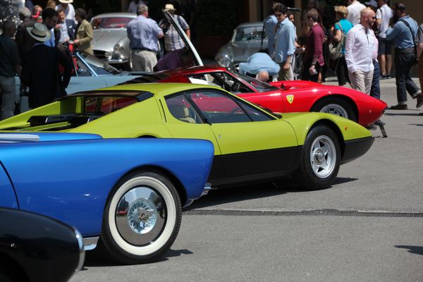 24 Jahre liegen zwischen dem blauen Astra Coupé und dem grünen Ferrari 365 GT/4 BB - Concorso d'Eleganza Villa d'Este 2017