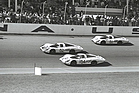 24 Stunden von Daytona 1968 – Formationsrunde nach dem Dreifachsieg der Porsche 907 Langheck