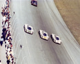 24 Stunden von Daytona 1968 - Porsche feiert den Dreifachsieg der Porsche 907 mit zusätzlichen Ehrenrunden in Formation
