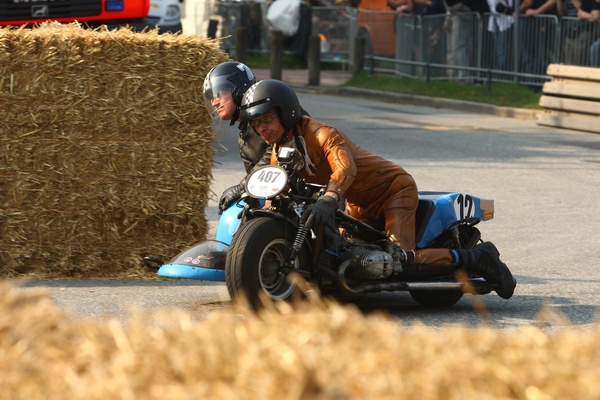 39. Warum heisst dieses BMW-Modell wohl „Kneeler"? - Impressionen vom Hamburg Stadtpark Revival 2014
