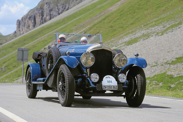 Bild 4,5-Liter-Bentley unterwegs an der Splügen-Rallye - British Classic Car Meeting St. Moritz 2017