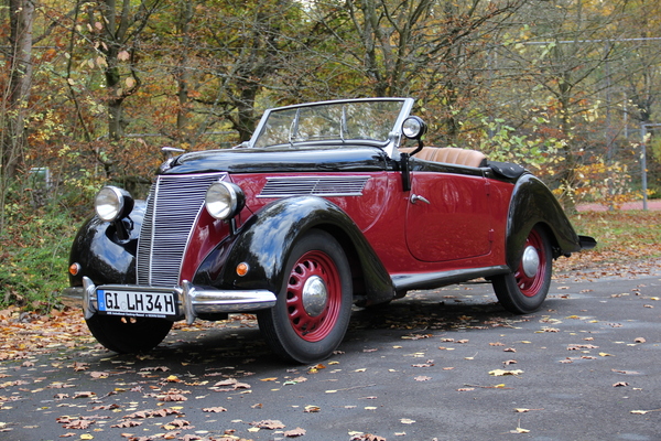 Bild: 4. Preis - Ford Eifel Roadster