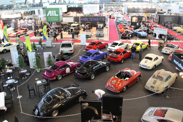 40 Jahre Porsche-Tradition auf einem Stand - Retro Classics Stuttgart 2017
