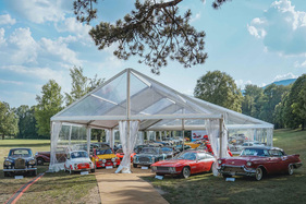 58 Autos und zwei Motorräder versteigerte Bonhams am 18. Juni 2023 in Bonmont