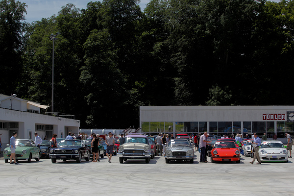 59 Fahrzeuge kamen unter den Hammer - Versteigerung Oldtimer Galerie auf dem Dolder am 16. Juni 2018