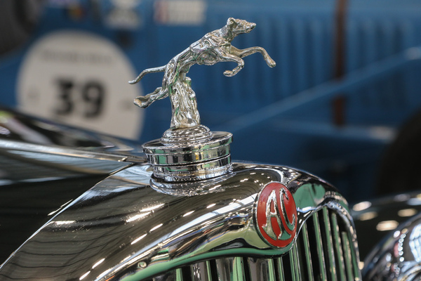 AC 16/70 Drophead Coupé (1938) - Kühlerfigur mit Charme - Rétromobile Paris 2024