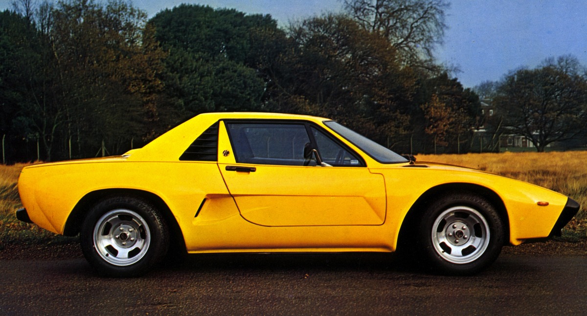 AC 3000 ME (1980) - Silhouette des Mittelmotorsportwagens