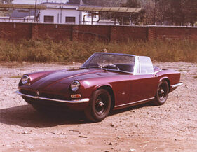 Der Prototyp kurz nach seiner Fertigstellung im Hof von Fruas Studio in der Via Papa Giovanni XXIII 13 in Moncalieri