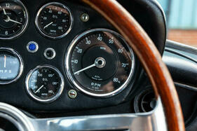 AC 428 (1969) – Anzeigen für Öldruck und Öltemperatur sowie Drehzahlmesser mit unregelässiger Skalierung