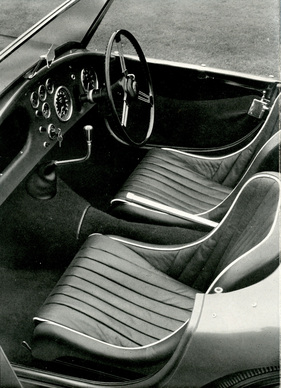 AC Ace (1954) - Blick in das Cockpit