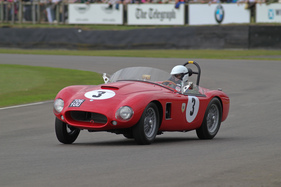 AC Ace (1959) - im Rennen um die Fordwater Trophy am Goodwood Revival 2013