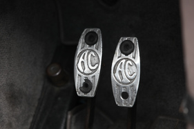 AC Aceca (1955) - schön gestaltete Pedalerie