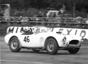 AC Cobra (1963) - dieses Foto erschien vor Le Mans in der Presse als Ankündigung: zum ersten Mal war eine AC Cobra in Europa am Start, alle waren gespannt!