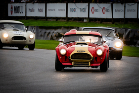 Bild AC Cobra (1964) – Oliver Bryant in der Cobra – Goodwood Revival 2025