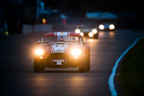 AC Cobra Le Mans Coupé (1963) - Emanuele Pirro in einem AC Cobra Le Mans Coupé (Graham Hill Trophy am 73. Members Meeting in Goodwood 2015) (1963)