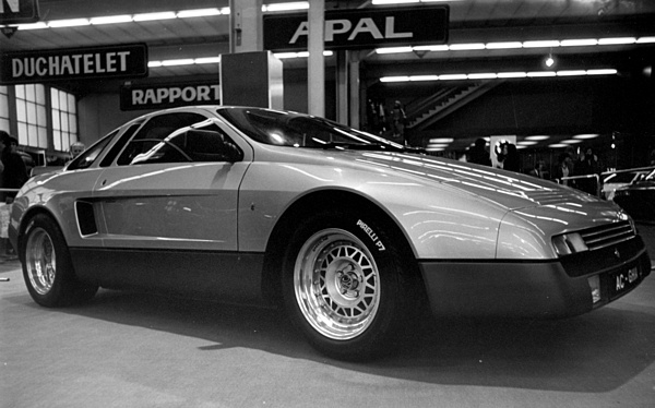 AC Ghia - so könnte ein moderner AC aussehen - gezeigt am Genfer Autosalon 1981