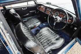 AC Greyhound (1961) - Blick ins Cockpit, die Sicherheitsgurten wurdennachgerüstet (1961)