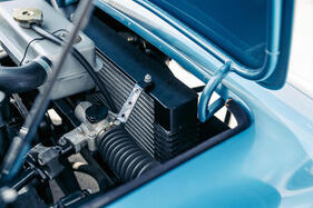 AC MA-200 (1963) – Filigranes Motorhaubenscharnier und Haube in Superleggera-Bauweise