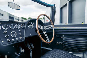 AC MA-200 (1963) – Kurz vor gelungen: Manche Details wie die Positionierung von Tacho und Drehzahlmesser sind noch nicht der Eleganz letzter Schluss