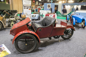AC Sociable (1914) - angetrieben von einem luftgekühlten Einzylindermotor mit 635 cm3, der für 45 bis 75 km/h Geschwindigkeit sorgte - Rétromobile Paris 2022
