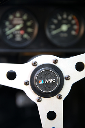 AMC AMX/3 (1969) - AMC-Schriftzug auf dem Lenkrad