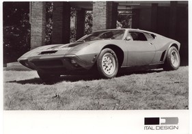 AMC AMX/3 (1969) - der fertige Wagen auf einer Werbeillustration von ItalDesign