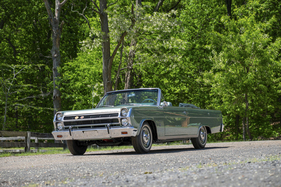 AMC Rambler Ambassador 990 Convertible (1965) - als Lot 162 an der RM Sotheby's Hershey Versteigerung 2025 (1965)