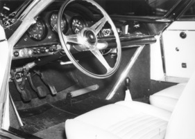 ATS 2500 GT (1964) - Blick ins Cockpit des am Genfer Autosalon 1964 ausgestellten Fahrzeugs