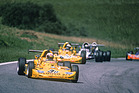 ATS-Lola T 324 (1975) – Manfred Schurti in Führung beim 5. Lauf der Castrol-GTX-Trophy (Formel Super V) auf dem Österreichring am 17. August 1975