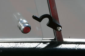 Abarth 1300 OT (1966) - Verriegelung für die Schiebescheiben