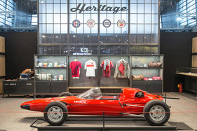 Bild Abarth F2 Monoposto (1964) - steht auch für die Geschichte der Fiat-Chrysler-Gruppe - Rétromobile Paris 2019