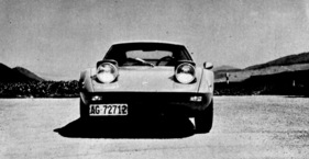 Abarth Scorpione (1970) - mit ausgefahrenen Lampen sieht der Scorpione besonders angriffslustig aus Abarth Scorpione (1970) - mit ausgefahrenen Lampen sieht der Scorpione besonders angriffslustig aus