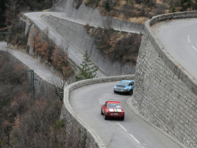 Abfahrt vom berühmt berüchtigten Col de Turini zum Zieleinlauf im Hafen von Monte Carlo - an der AvD-Histo-Monte 2011