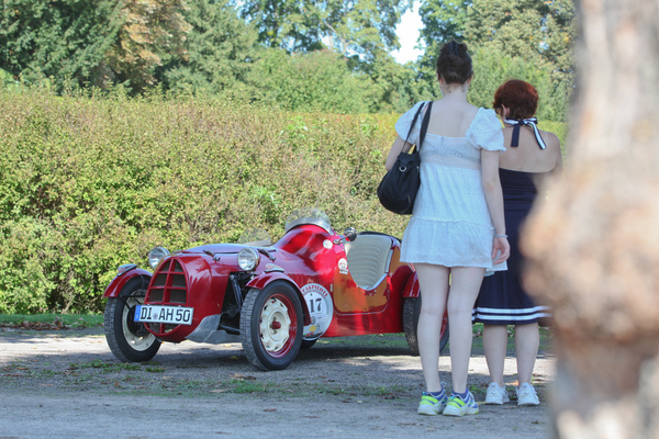 Abkühlen könnte man sich auch bei der Fahrt in diesem kleinen Italiener, aber ob man da genug Platz findet?