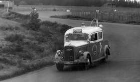 Abschleppdienst von Willi Marini auf dem Nürburgring (1961) Abschleppdienst von Willi Marini auf dem Nürburgring (1961)