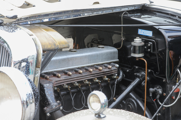 Achtzylinder-Reihenmotor im Röhr 8 - 18. ASC-Classic-Gala Schwetzingen 2022