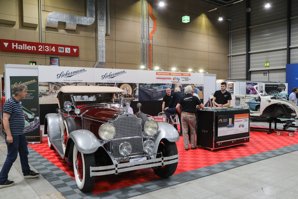 Ackermann shows an elegant Packard - Swiss Classic World Lucerne 2023