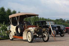 Bild Der Wagen gehört dem ASC, es ist der „Präsidentenwagen“, der dem Club vom 1960 verstorbenen Präsidenten Klaus Schoof vermacht worden ist