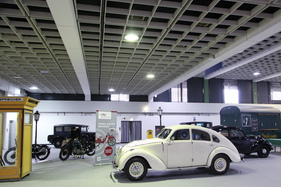 Adler 2.5 Autobahn (1938) - mit Karrosserie von Ambi-Budd (Berlin) - Motorworld Classics Berlin 2016