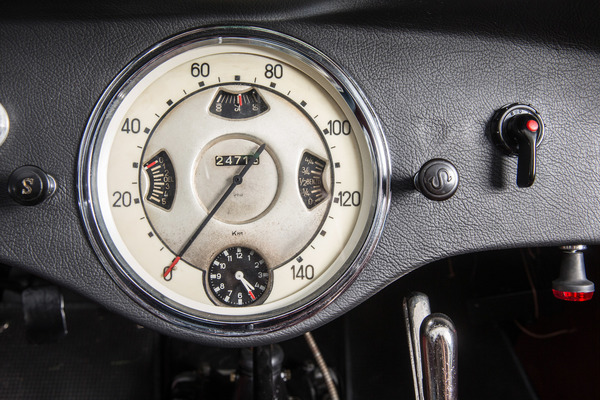 Adler Diplomat Geländesport (1935) - Auch das Kombiinstrument sieht nach wie vor zeitgemäß aus