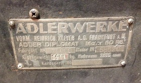 Adler Diplomat Geländesport (1935) - Das originale Typenschild beschreibt die Identität des Wagens mit einigen Daten