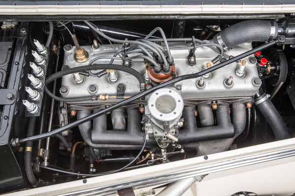 Adler Diplomat Geländesport (1935) - Der Motor von der Vergaserseite