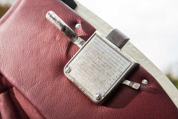 Adler Diplomat Geländesport (1935) - Der vorsichtig reparierte originale Türöffner innen